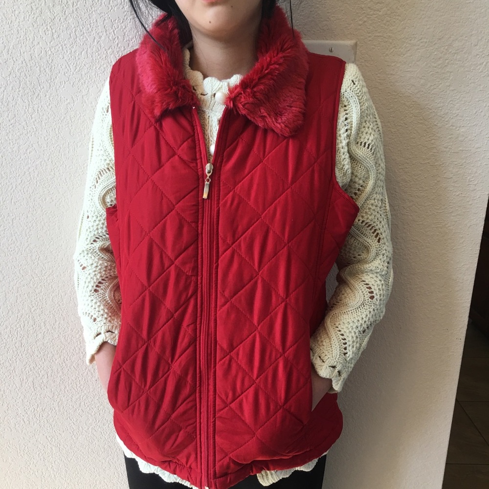 Sleeveless jacket
